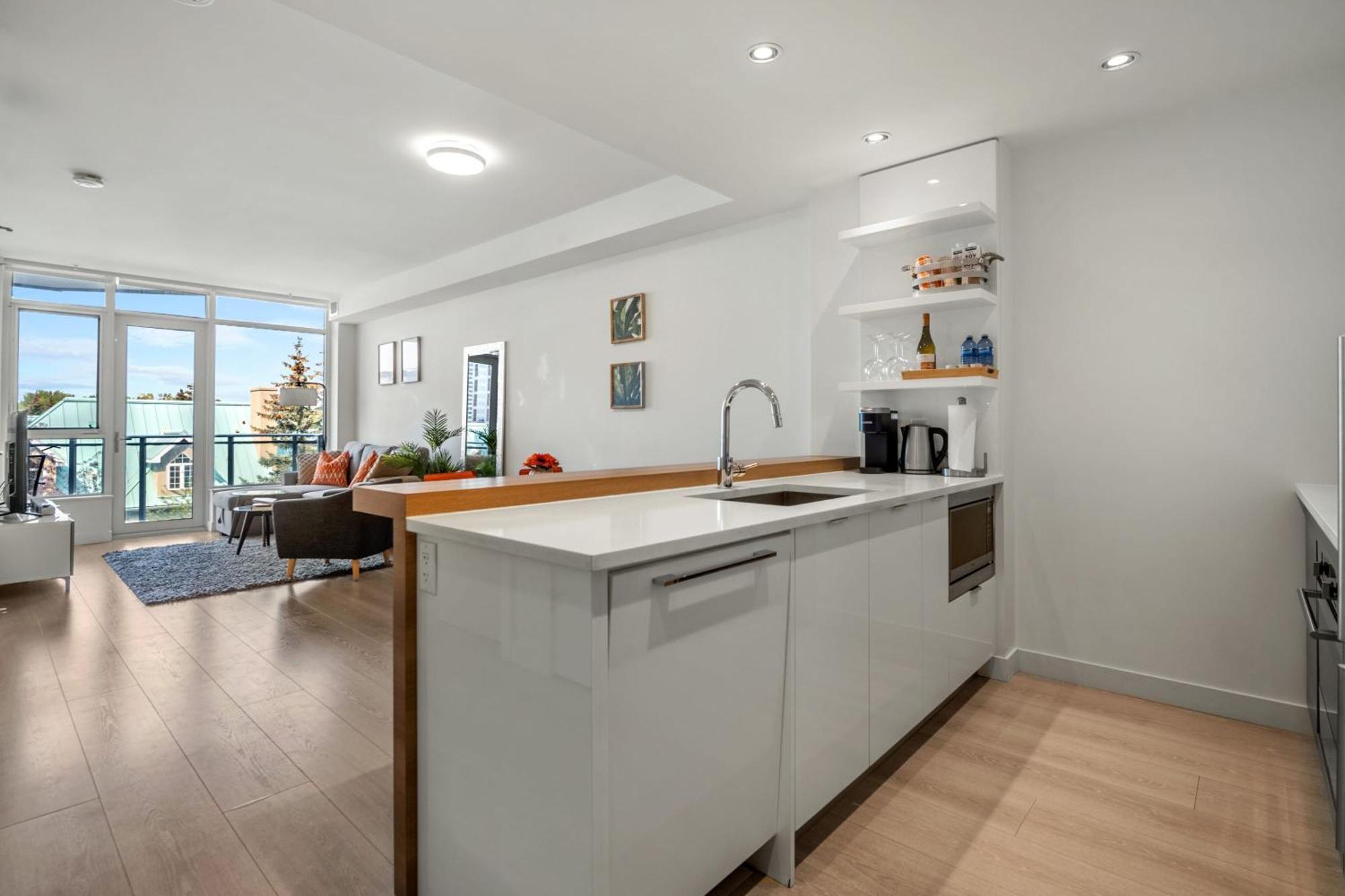 YYC Guest Favorite Riverside Retreat- Walking Trails, Downtown Near Stampede! Free Banff Pass, Wine, Gym, Parking! מראה חיצוני תמונה
